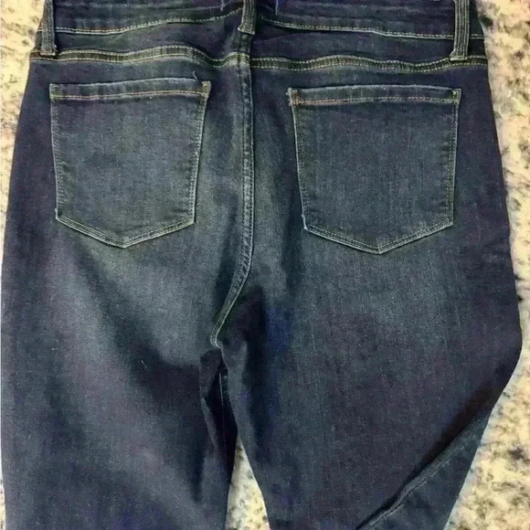 Slightly distressed, dark blue jeans - Picture 8 of 8